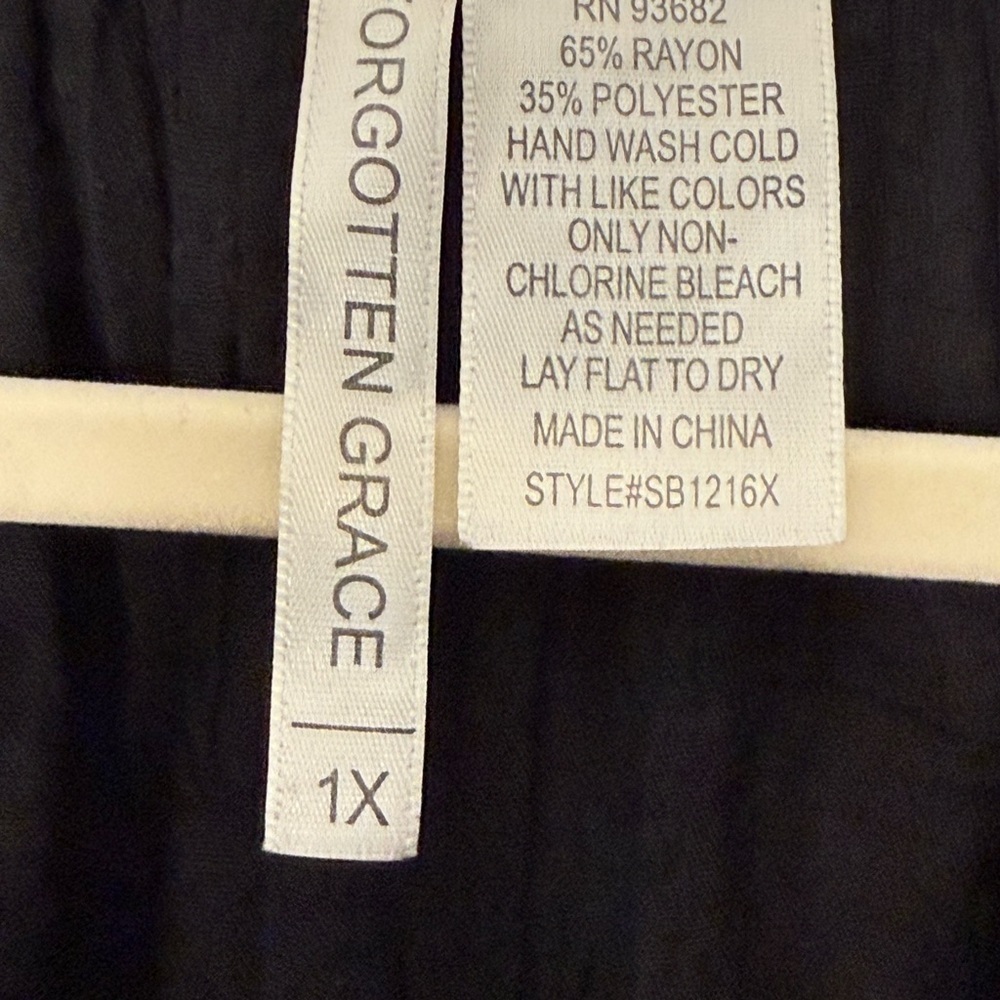 Forgotten Grace Black Lace Trim Women's Top Blouse with front ties 1X Plus - Picture 4 of 5